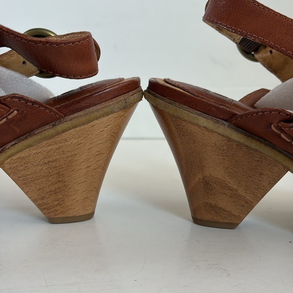 Frye Mandy T Strap brown leather up gladiator gold hardware open toe sandal cone - Picture 7 of 16